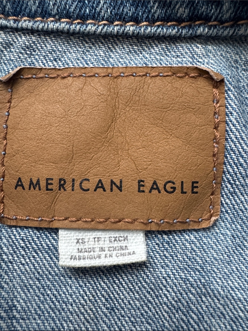 American Eagle Distressed Light Wash Denim Vest - Picture 5 of 8